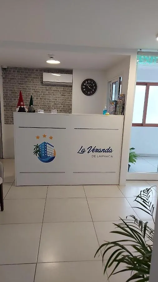 לרנקה La Veranda Hotel