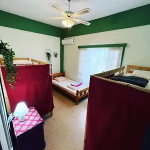  Hostal Past Or Tail