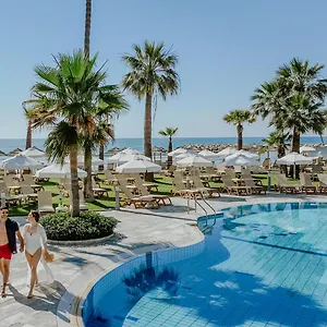 Golden Bay 5* Larnaca